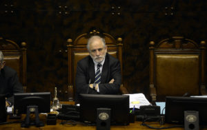 Senador Montes anticipa discusión por sueldo mínimo: 