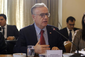 Emilio Santelices tras 'salvarse' en cambio de Gabinete: 