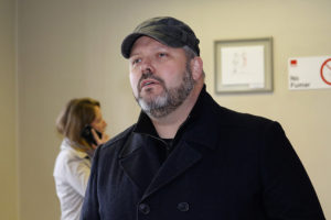 Sebastián Dávalos asegura que perdió contratos por 28 millones de pesos por chistes de Yerko Puchento