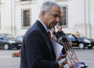 Ministro Larraín defiende la modernización tributaria de Piñera: 