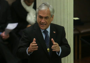 Piñera pide a la U. Chile contribuir a que el país esté en la vanguardia del desarrollo de la ciencia y la tecnología