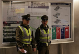 Carabineros refuerza seguridad en estaciones de Metro tras ataques incendiarios