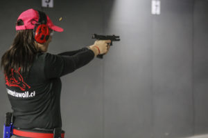 FOTO | Municipalidad de La Reina sale a debatir tuits de Andrea Arístegui sobre vecinos armados y recibe más críticas