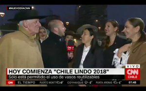 VIDEO | Todo esto en vivo: incómodo momento de alcalde de Vitacura intentando piropear a la ministra de la Mujer Isabel Plá