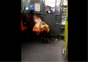 VIDEO | Impresentable: chofer del Transantiago tiene que salir a trabajar con su bebé