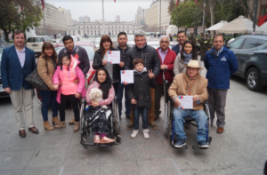 Entregan nuevos cupos de taxis para personas con discapacidad