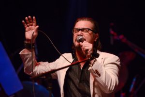Mike Patton Mondo Cane, un gringo típico chileno