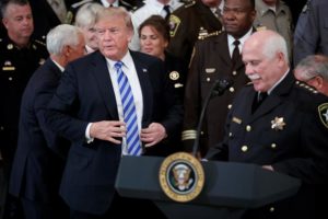 Trump celebra la ausencia de misiles nucleares en desfile militar norcoreano