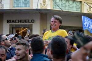Redes sociales, el nicho donde se refugia el candidato ultraderechista brasileño Jair Bolsonaro