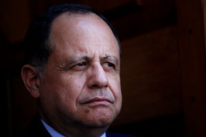 Nepotismo en la FACh: hijo del comandante en jefe fue contratado sin concurso previo