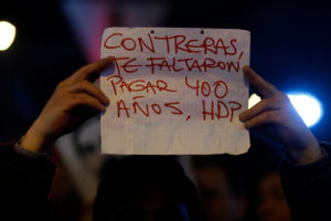 Ejército mantiene placas y fotos del criminal Manuel Contreras en sus regimientos