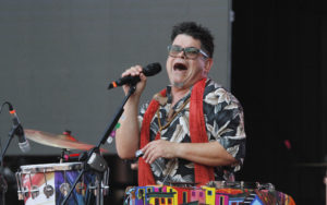 Mánager de Joe Vasconcellos se refiere al estado de salud de la banda tras grave accidente carretero