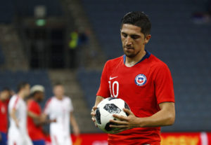FOTO | Acusan racismo de jugador de la Roja en Corea del Sur y Reinaldo Rueda se mosquea en conferencia