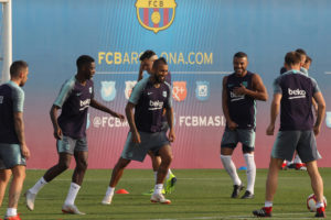 Arturo Vidal por fin podría ser titular en el Barcelona y la prensa española mete presión: 