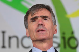 Valente se suma a Schmidt por cierre de empresas en Quintero: 