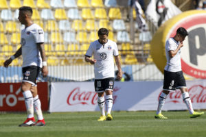 FOTOS | Colo Colo sale a dar explicaciones por la inmundicia que jugadores dejaron en el camarín de Everton