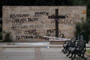 Pepa Hoffmann viraliza foto de cómo quedó la tumba de Jaime Guzmán tras ataque e incendia todo con mensaje a la izquierda