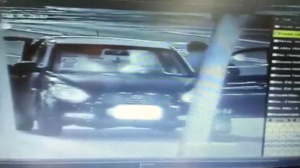 VIDEO | Taxista arrastra hasta dejar grave a turista suizo para robarle las maletas