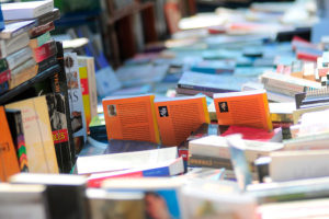 Estilo y carácter en papel: el legado de los ocho candidatos al Premio Nacional de Literatura