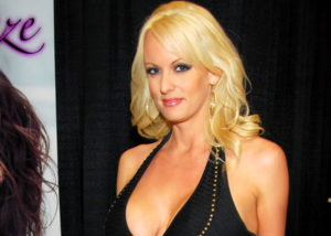 Stormy Daniels revela detalles explícitos y de alto calibre sexual sobre su relación con Trump