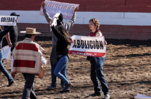 VIDEO | No más rodeo: El momento en que animalistas irrumpen a la medialuna del Parque Hurtado