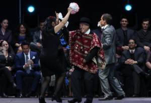 Karla Rubilar responde en Twitter a las cientos de burlas por su pie de cueca junto a Sebastián Piñera