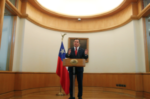 Diplomacia nivel Ampuero: Canciller envía tuit a Evo Morales diciéndole que 