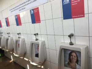 La respuesta de la ministra Plá luego que su rostro apareciera en un urinario del colegio San Ignacio