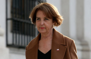 Senador Navarro recurrirá a Contraloría por acciones de ministra Gloria Hutt en Latam