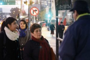 Nueve de cada 10 mujeres en Santiago se sienten inseguras al usar transporte público