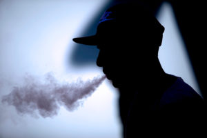 Alertan sobre graves daños a la salud provocados por cigarros electrónicos