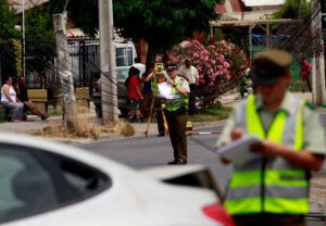 Colgado con cadena, encapuchado y esposado: lo que se sabe hasta ahora del macabro crimen en Maipú