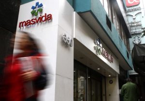 Isapres: reducir el precio de los planes por edad costaría hasta $60 mil millones