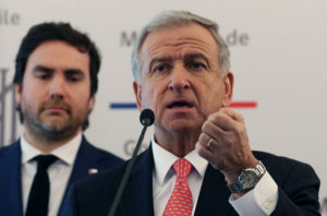 Fiscalía pide sobreseer a ministro Felipe Larraín por viaje a Harvard: hecho no es constitutivo de delito