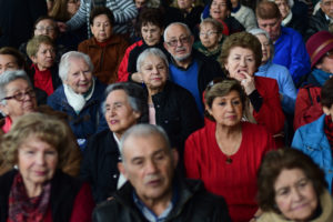 Inédita medida: cuánto costará la multa por insultar a un adulto mayor en Talagante