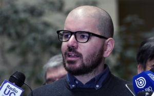 Giorgio Jackson se queja en un tuit por respaldo de Piñera a propuestas económicas 