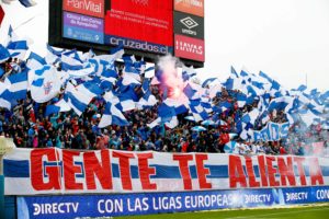 Lienzo sobre Pinochet que Los Cruzados le dedicaron a Colo Colo durante en Clásico sacó ronchas entre los albos