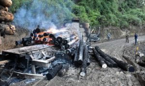 Carabineros se enfrenta a desconocidos tras ataque incendiario en Lautaro