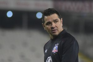 Colo Colo empata con Unión Española y Lucas Barrios le salva el pellejo a un Héctor Tapia sin vergüenza deportiva