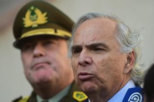 Andrés Chadwick anuncia que se endurecerán penas por agresiones a Carabineros