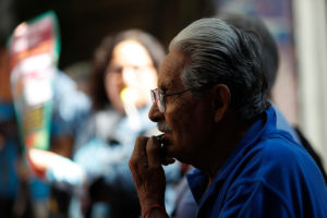Casen: Número de adultos mayores supera a los menores de 15 años