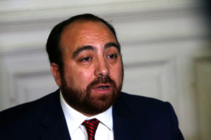 DC se compromete a apoyar Aula Segura tras cita con ministro Blumel