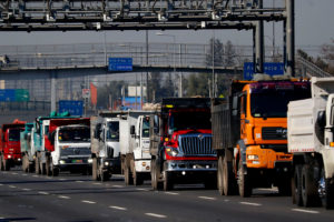 Luego del undécimo aumento: camioneros inician reuniones por alzas en combustibles