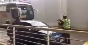 VIDEO | Carabinero apuntó con su arma a conductor de Uber durante fiscalización en Aeropuerto