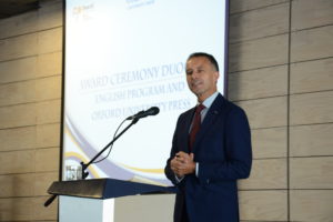 Experto de la Universidad de Oxford: “Comunicarse en inglés marca una diferencia significativa en el mundo laboral”