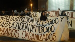 VIDEO | Funa en Canal 13: apoderados protestan por reportaje sobre adoctrinamiento