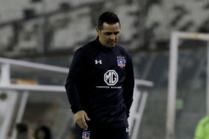 Héctor Tapia tiene el agua hasta el cuello: si no gana ante Audax Italiano se va de Colo Colo