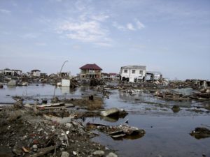 Ascienden a 1.944 los muertos por terremoto y tsunami en Indonesia