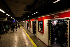 FOTO | Hasta Metro de Santiago se rió de la traducción al 