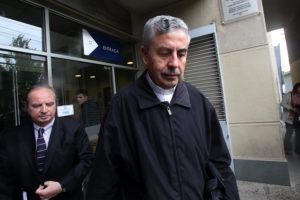 Obispo Santiago Silva declara como imputado en la Fiscalía de O'Higgins